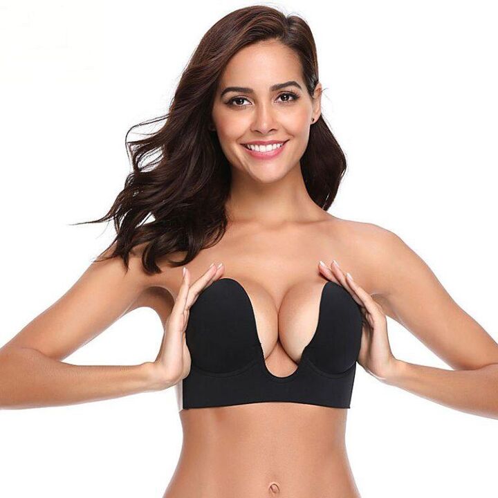 Sutien special pentru mărirea vizuală a sânilor